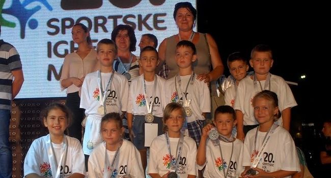 Najmlađi učesnici Igara pobrali su simpatije svih učesnika, osvojili su srebro u disciplini "između dve vatre"