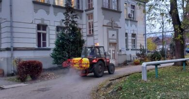 JKP „Komunalac“ vrši dezinfekciju značajnih objekata i javnih površina JKP „Komunalac“ vrši dezinfekciju značajnih objekata i javnih površina