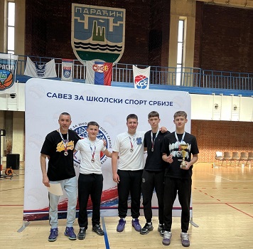 OŠ,,MILICA PAVLOVIĆ“ OSVOJILA DRUGO MESTO NA DRŽAVNOM PRVENSTVU U PARAĆINU U 3X3 BASKETU