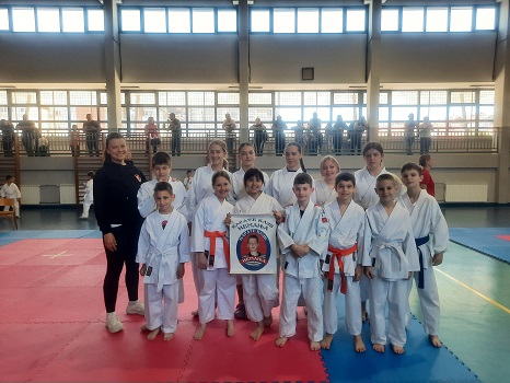 KARATISTI ČAČANSKOG KLUBA,,NEMANJA“ VEOMA USPEŠNI NA MEMORIJALNOM TURNIRU U GORNJEM MILANOVCU