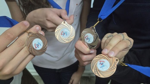 Četiri medalje za učenike čačanske Gimnazije na državnom takmičenju iz matematike